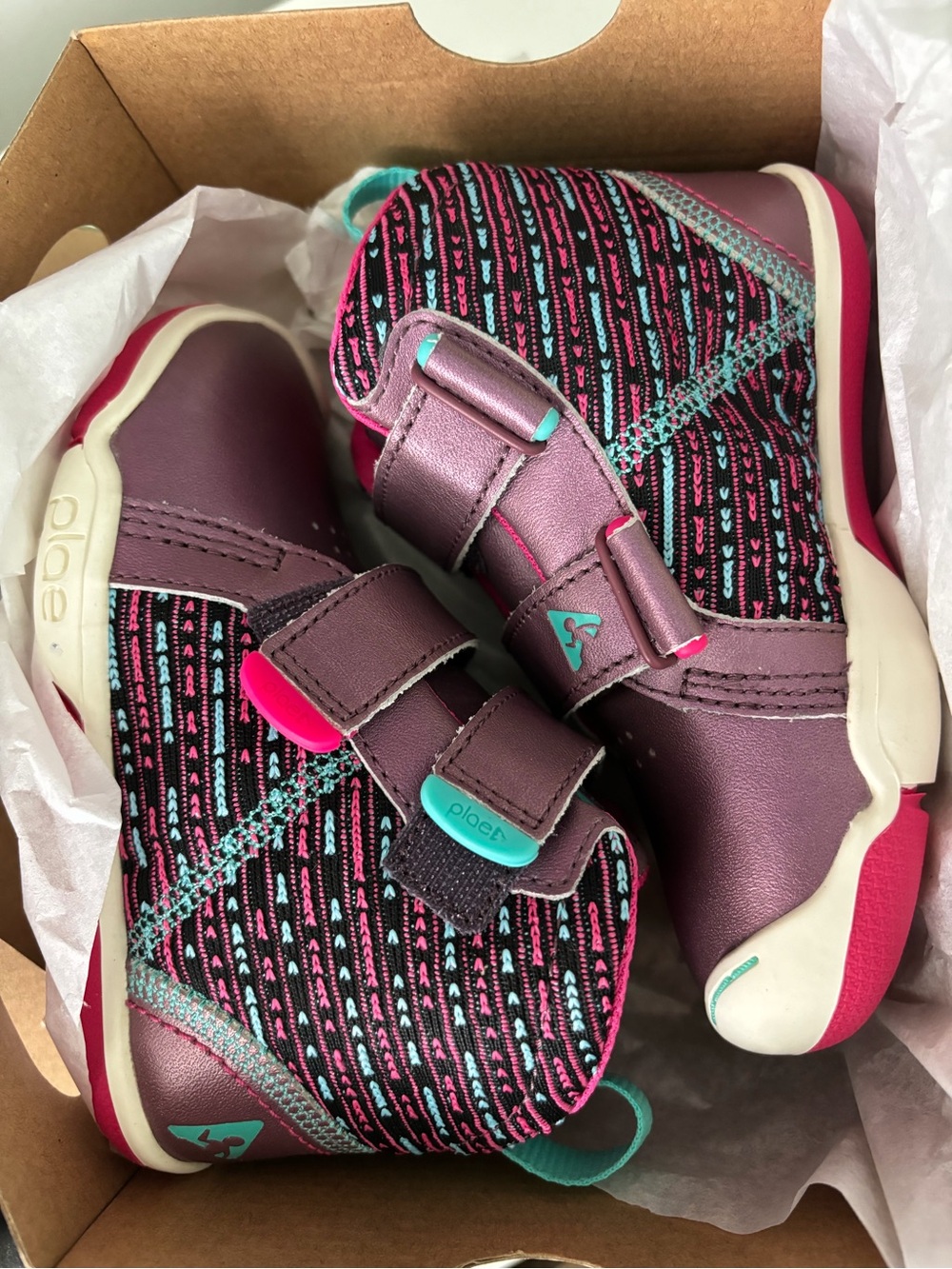 PLAE Kids Plum & Teal Velcro Sneakers with Pink Accents